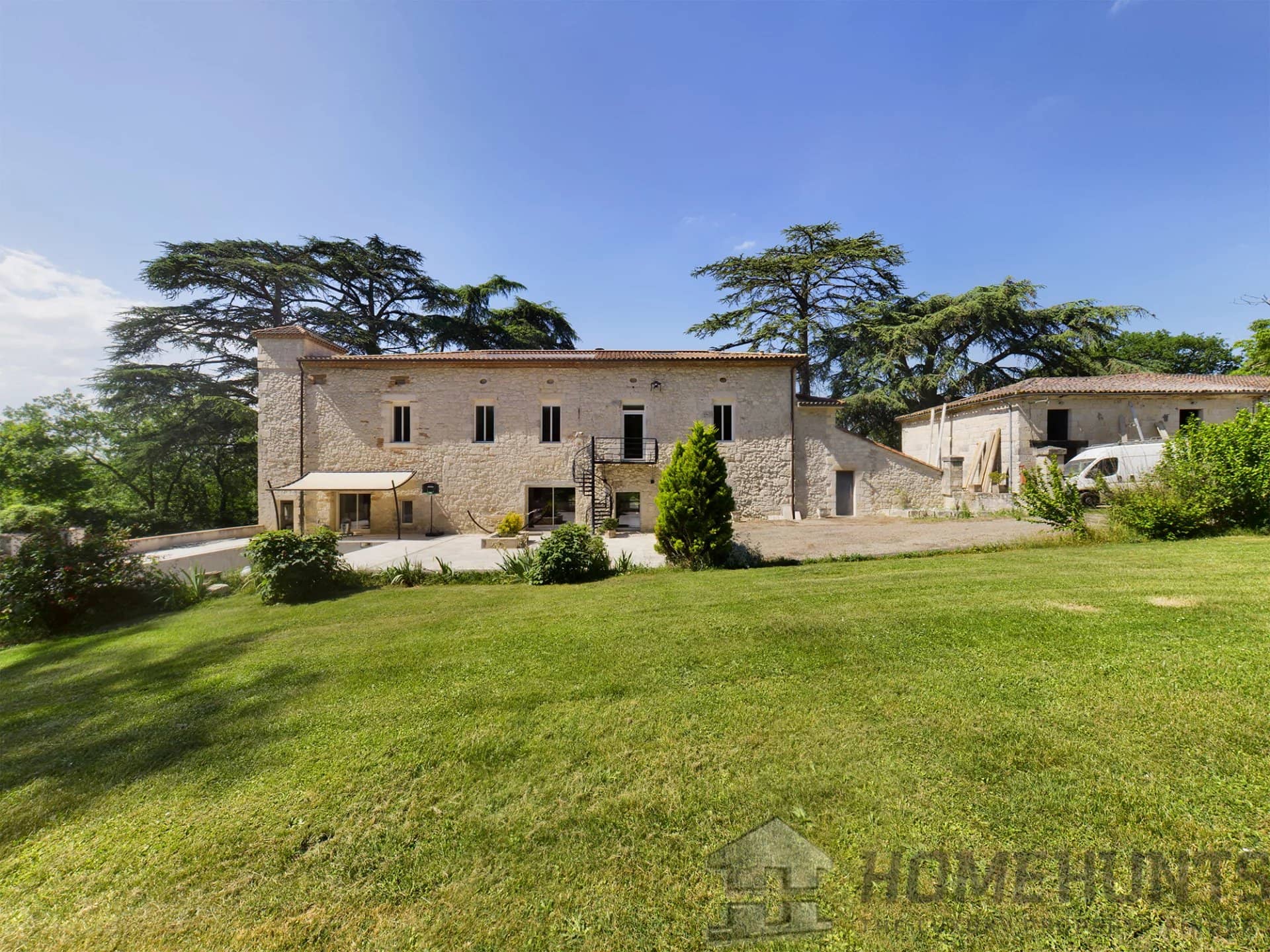 Villa/House For Sale in Agen 3