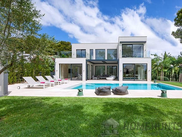 Villa/House For Sale in Sol De Mallorca 15