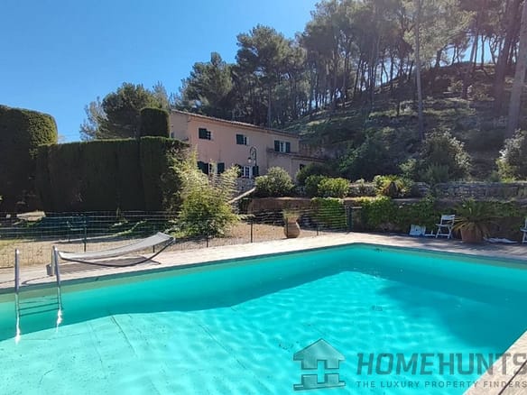 Villa/House For Sale in Cassis 15