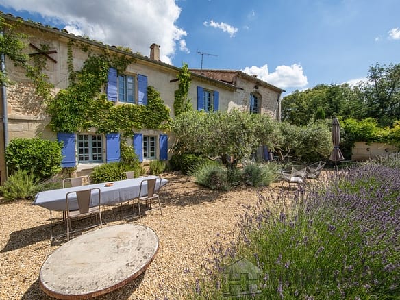 Villa/House For Sale in Maussane Les Alpilles 11