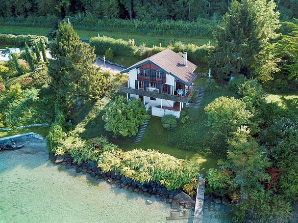 Villa/House For Sale in Lugrin 14