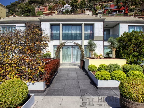 3 Bedroom Apartment in Roquebrune Cap Martin 2