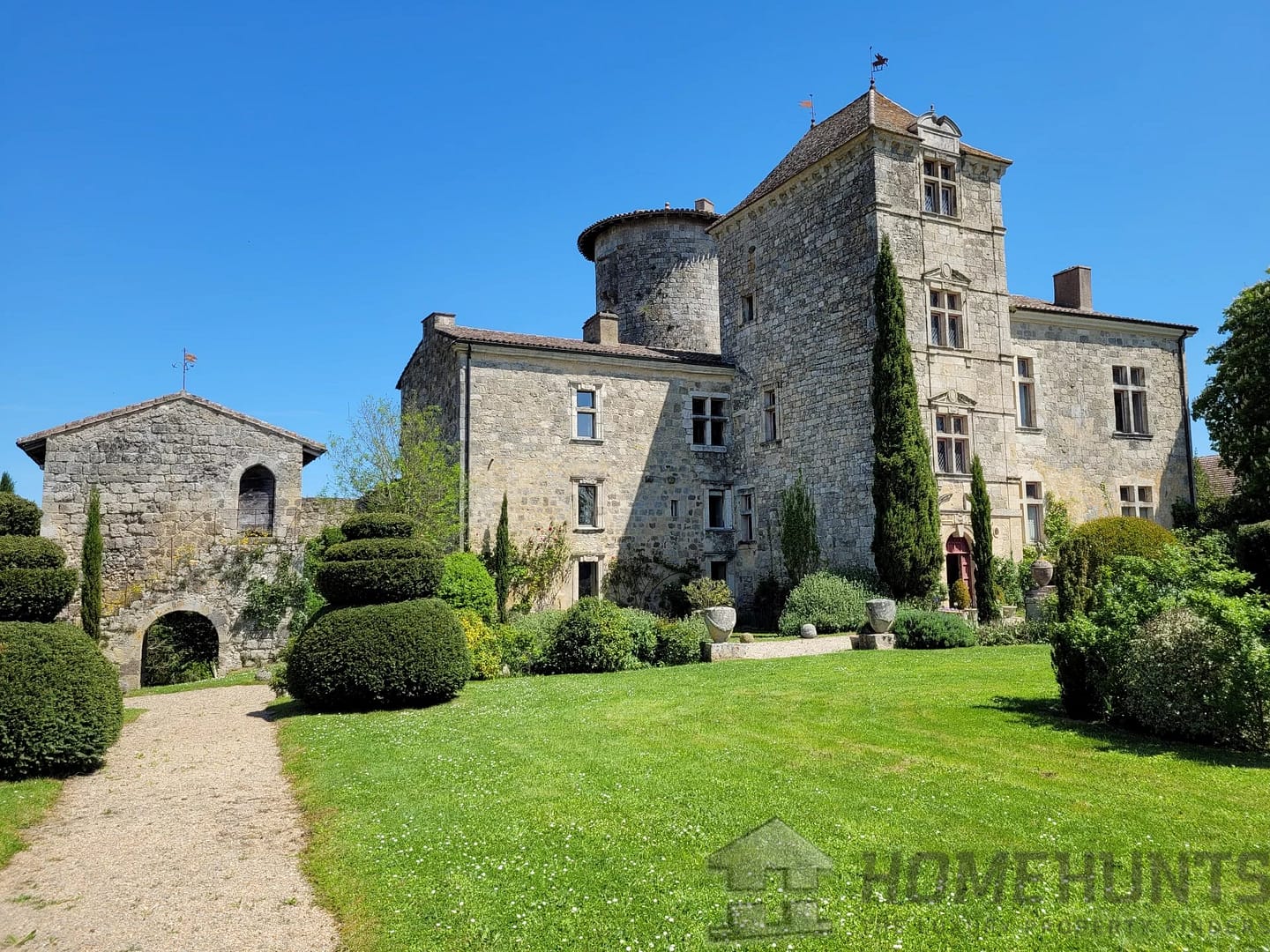 Castle/Estates For Sale in Nerac 3
