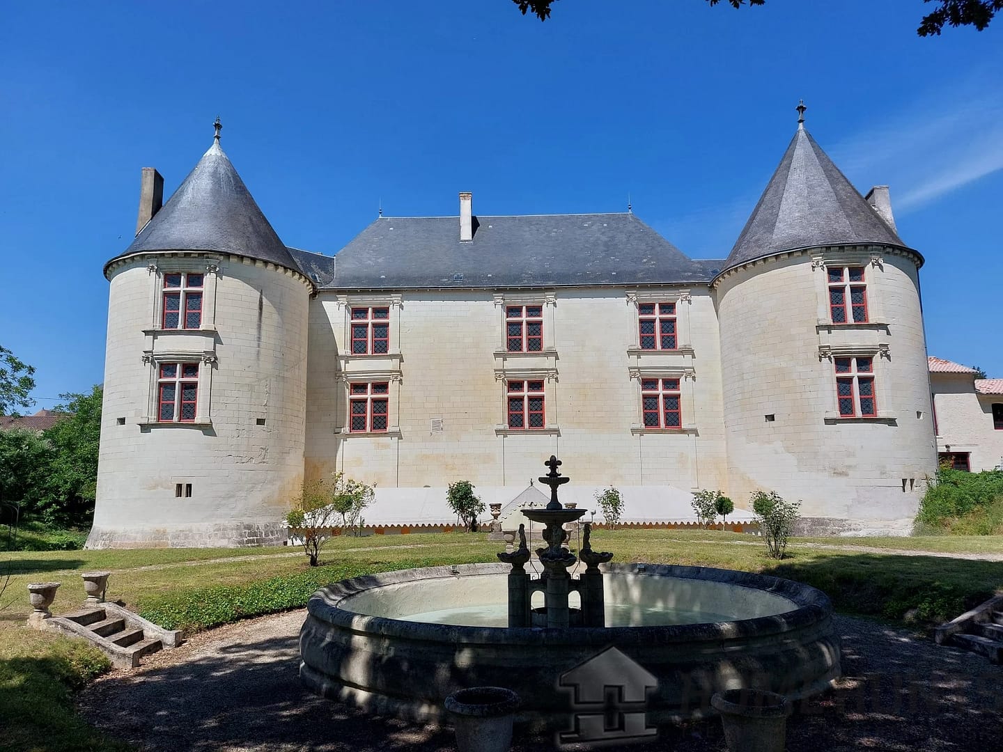Castle/Estates For Sale in Poitiers   16