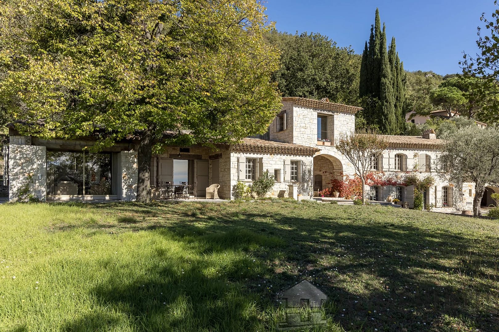 Villa/House For Sale in Chateauneuf Grasse 18