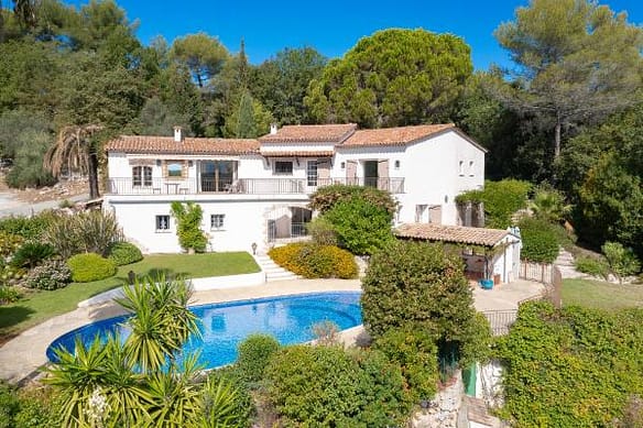 Villa/House For Sale in Roquefort Les Pins 11