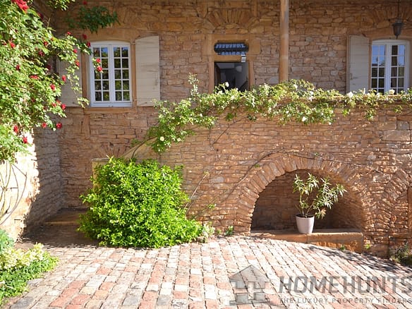 Villa/House For Sale in Villefranche-sur-saône 6