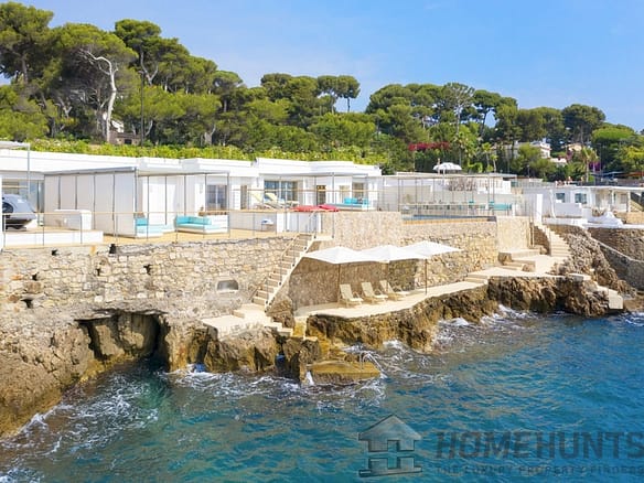 Villa/House For Sale in Cap D Antibes 13