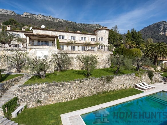 Villa/House For Sale in Vence 22