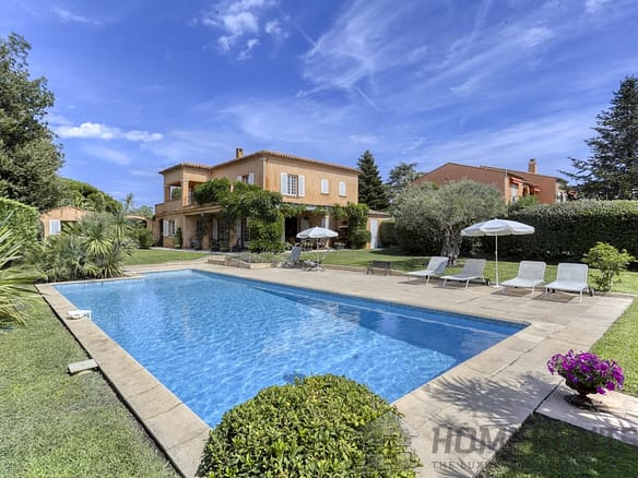 Villa/House For Sale in Saint Tropez 24