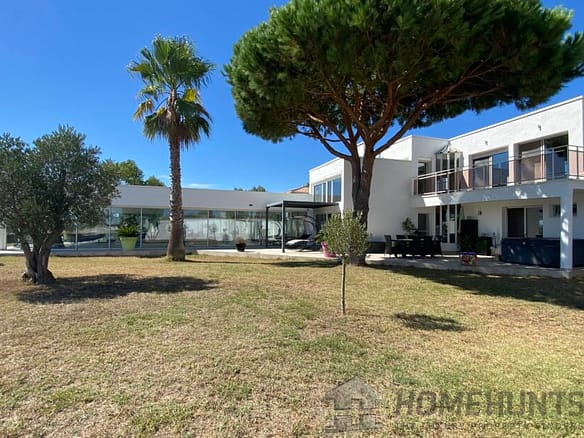 Villa/House For Sale in Beziers 15