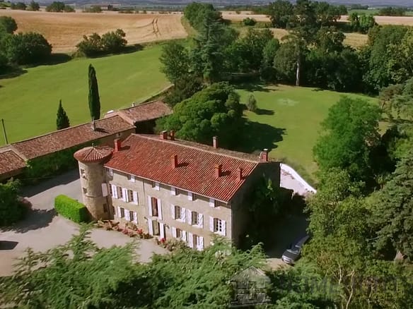 Castle/Estates For Sale in Beauville 7