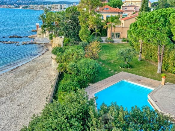 Villa/House For Sale in Cap D Antibes 15