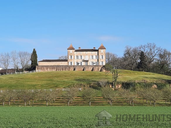 Castle/Estates For Sale in Monflanquin 11