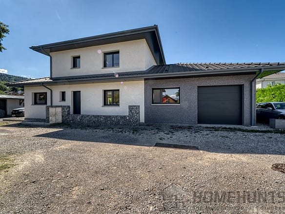 Villa/House For Sale in Neuvecelle 7