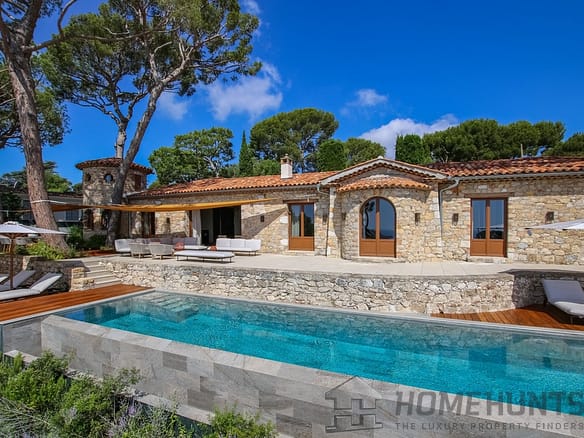 Villa/House For Sale in Cap D Antibes 22