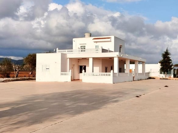 Villa/House For Sale in Sant Jordi 4