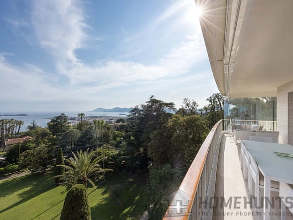 Apartment For Sale in Cannes 16