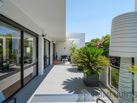 Apartment For Sale in Marseille 16