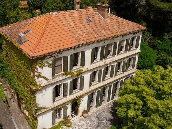 Villa/House For Sale in Grasse 11