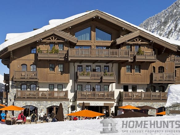 Apartment For Sale in Courchevel 11
