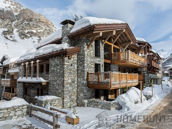 Chalet For Sale in Val D'isere 14