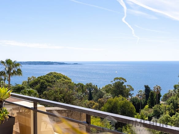 Apartment For Sale in Cannes 11