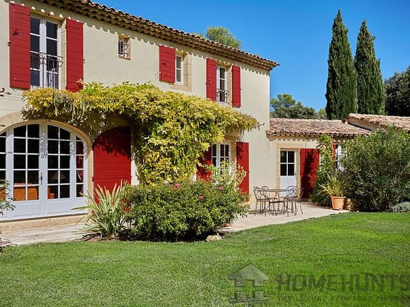 Villa/House For Sale in Rognes 7