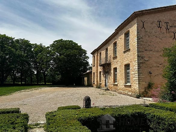 Castle/Estates For Sale in Aix En Provence 24