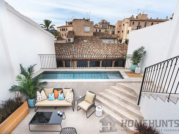 Villa/House For Sale in Palma 10