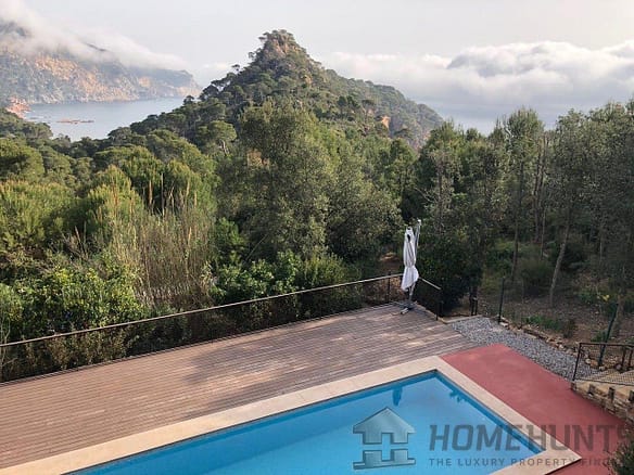 Villa/House For Sale in Begur 11