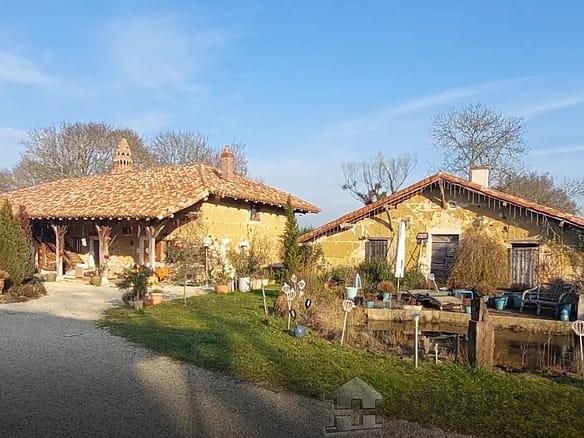 Villa/House For Sale in Pont De Vaux 12