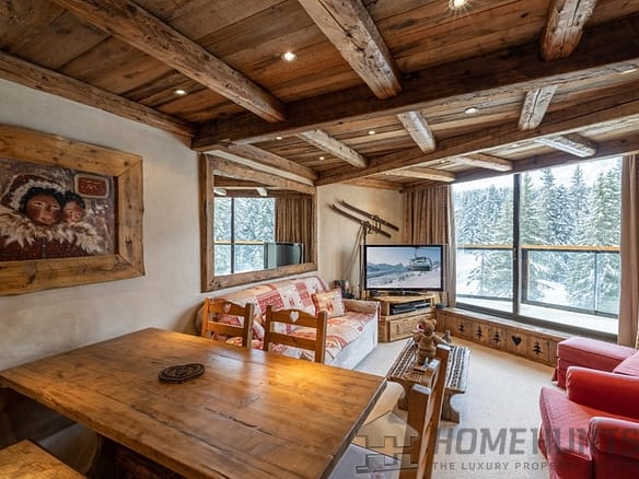 Apartment For Sale in Courchevel 6