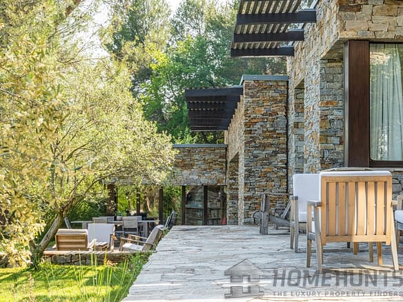 Villa/House For Sale in Aix En Provence 10