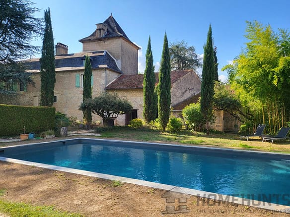 Castle/Estates For Sale in Caillac 26