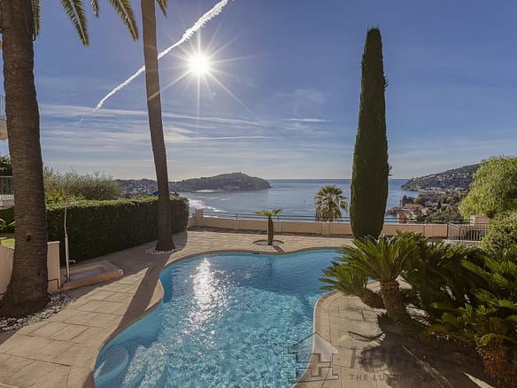 Apartment For Sale in Villefranche Sur Mer 12