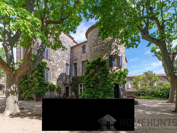 Castle/Estates For Sale in St Chaptes 4