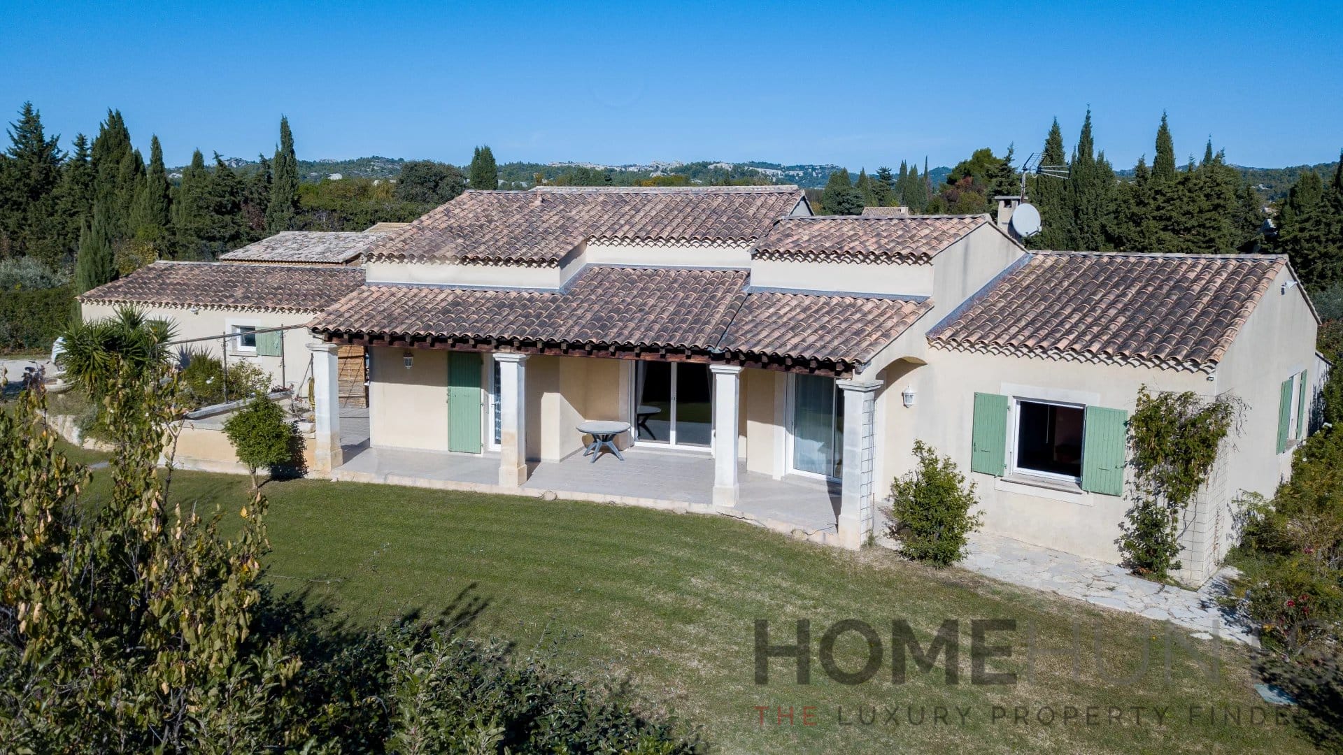 Villa/House For Sale in Maussane Les Alpilles HH15196801
