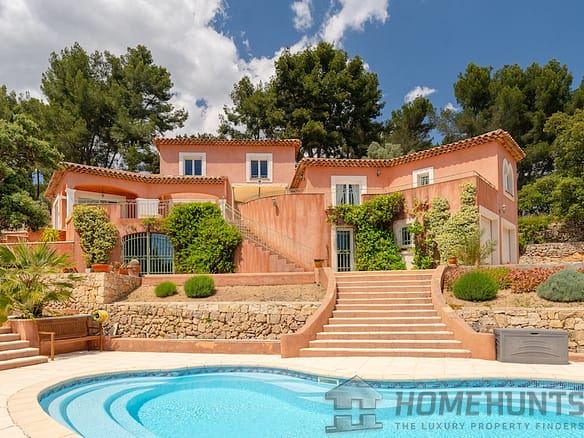Villa/House For Sale in Bandol 18